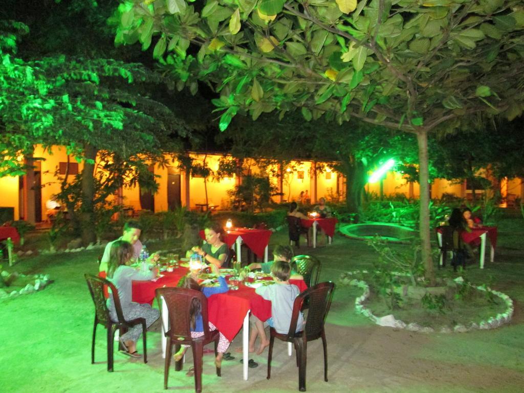 Shahira Hotel Nilaveli Dış mekan fotoğraf