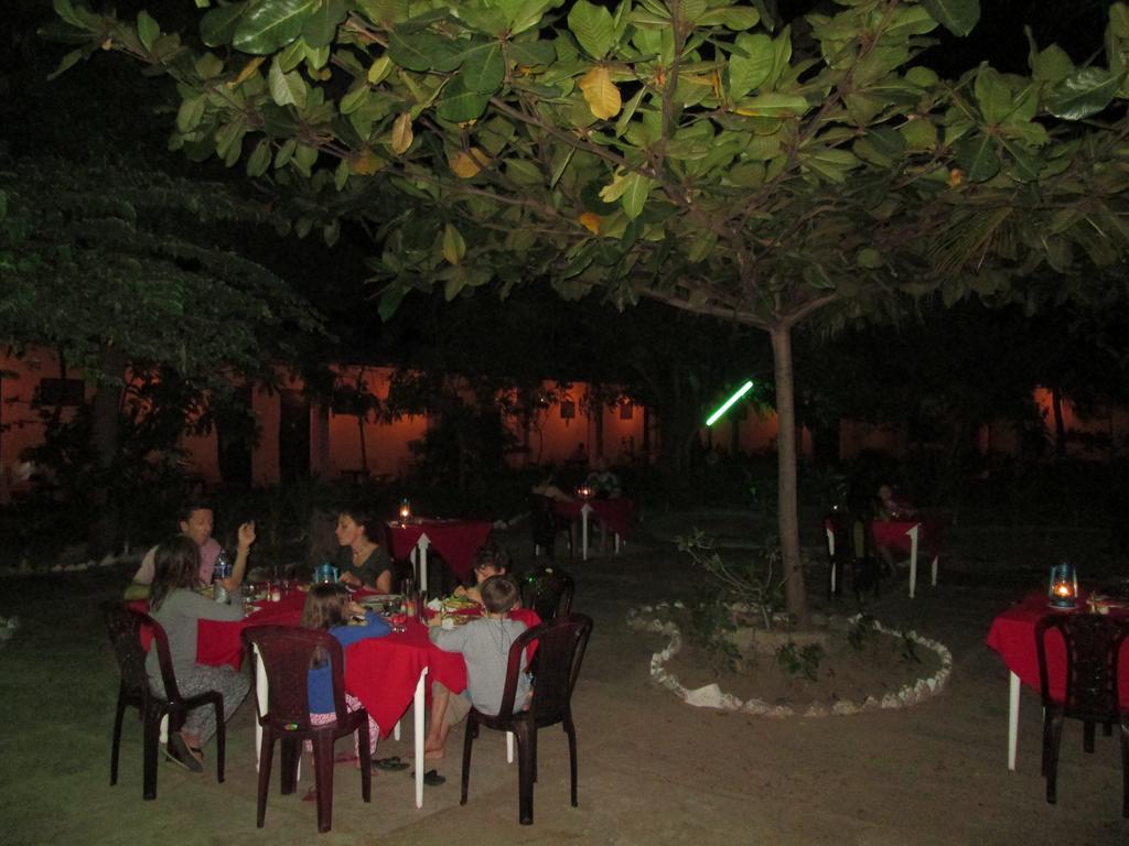 Shahira Hotel Nilaveli Dış mekan fotoğraf