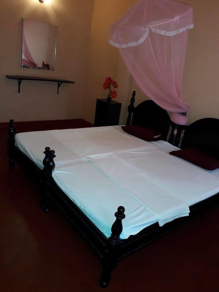 Shahira Hotel Nilaveli Dış mekan fotoğraf